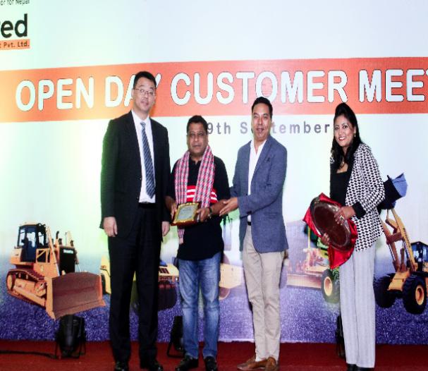 Shantui pořádá den otevřených dveří a propagaci produktů v Nepálu