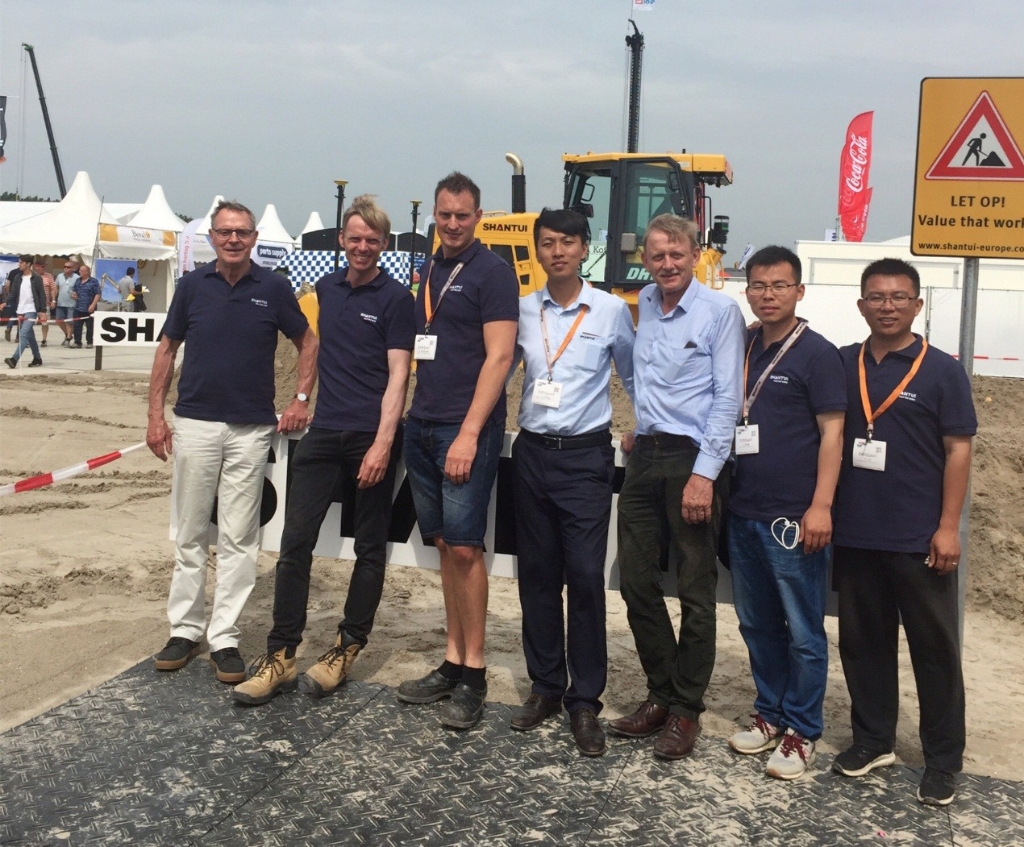 Shantui stiller strålende ut på Netherlands Tkd Construction Machinery Exhibition