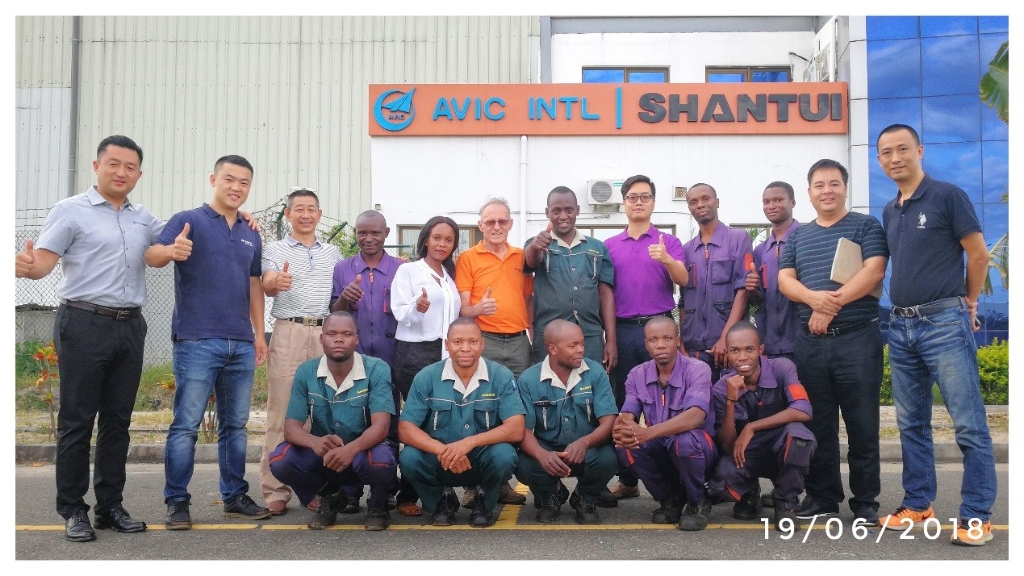 Treinamento de serviço pós-venda bem-sucedido para a Shantui Tanzania Company