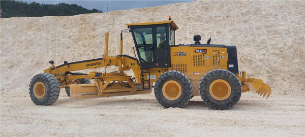 Shantui SG27-C5 motor grader works on a mining site in Philippines